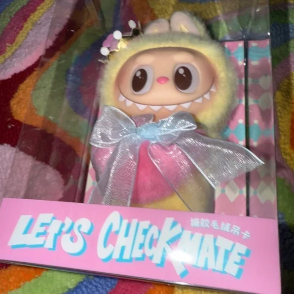 Let's Checkmate Queen Vinyl Plush Labooboos Monsters - Picture 7 of 8